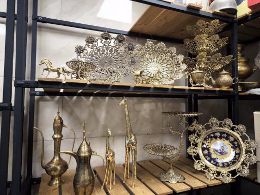 عکس فروشگاه لوازم برنجی و مس و تعمیرات سماور