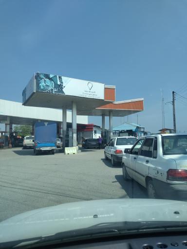 عکس جایگاه بنزین و CNG آبمال