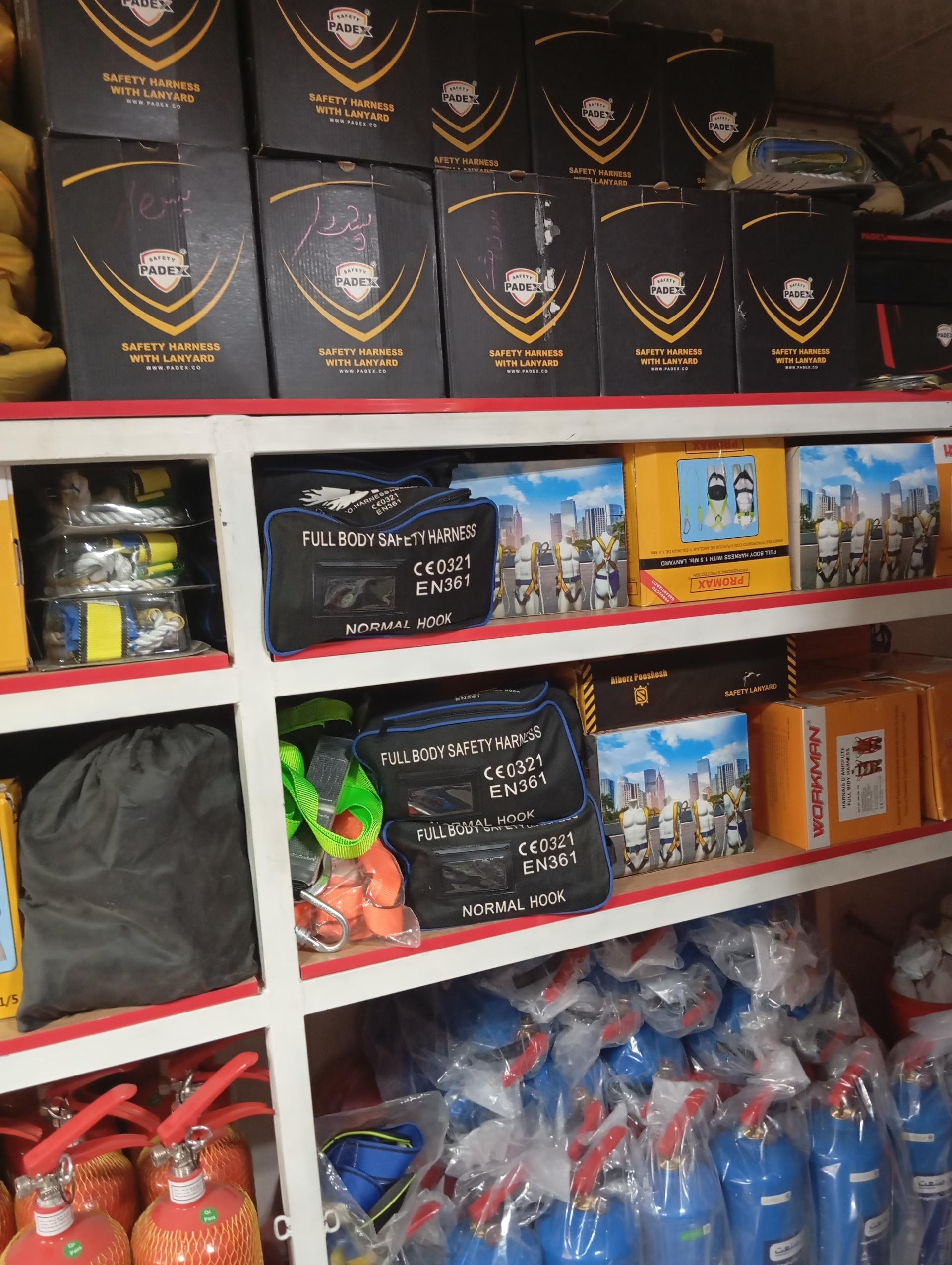 عکس فروشگاه ایمنی و آتش نشانی آتشران (حسین پور)