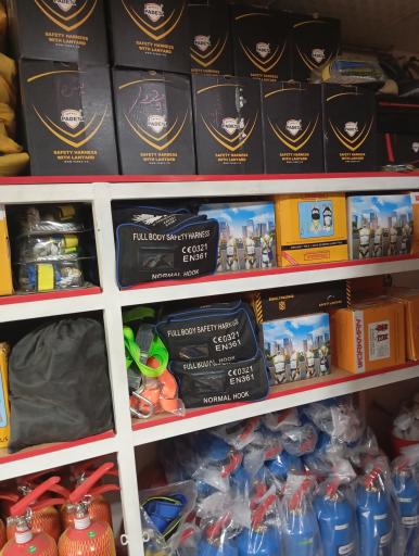 عکس فروشگاه ایمنی و آتش نشانی آتشران (حسین پور)