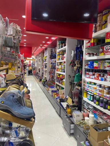 عکس هایپر کالای صنعتی و ساختمانی مدرن