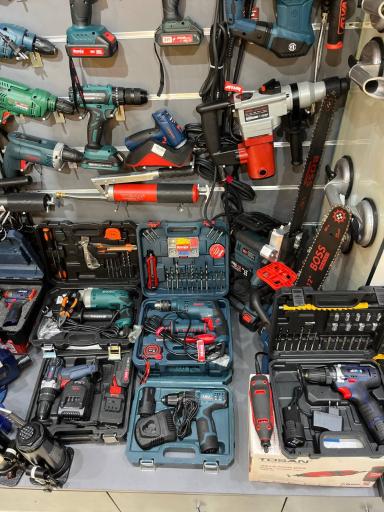 عکس هایپر کالای صنعتی و ساختمانی مدرن