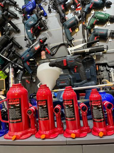 عکس هایپر کالای صنعتی و ساختمانی مدرن