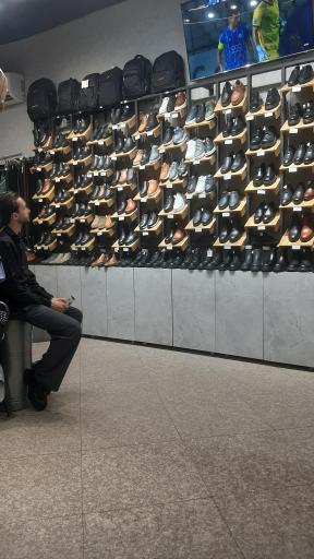 عکس فروشگاه اختصاصی کیف و کفش مازو چرم