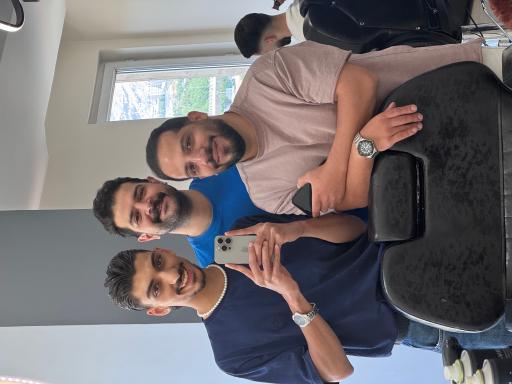 عکس آرایشگاه مردانه آتا