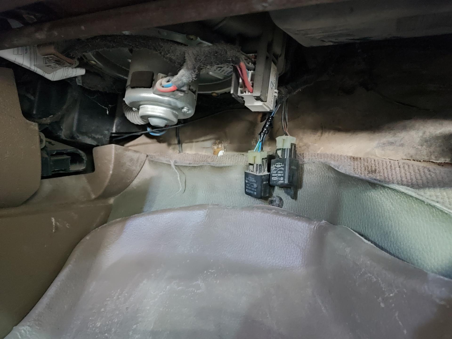 عکس تنظیم موتور و باطری سازی ساداتی