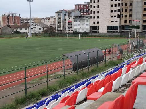 زمین چمن فوتبال وحدت