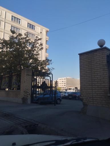 عکس پارکینگ دانشگاه پیام نور کرج