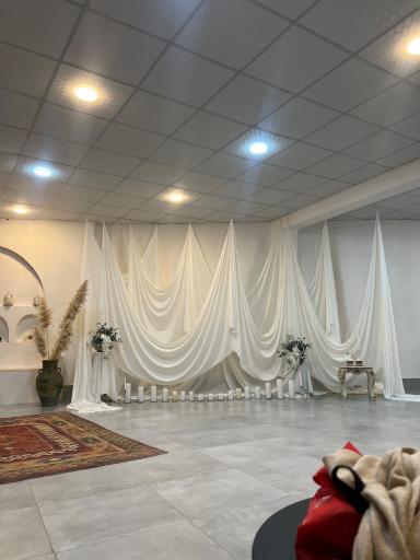 عکس عمارت و آتلیه باغ عروس آدینه