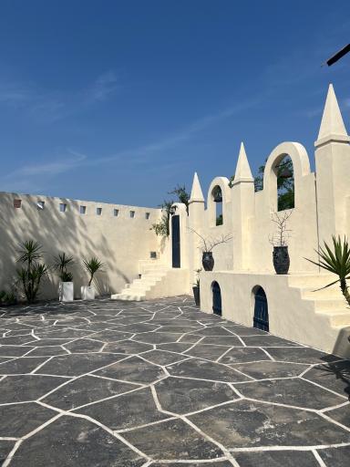 عکس عمارت و آتلیه باغ عروس آدینه