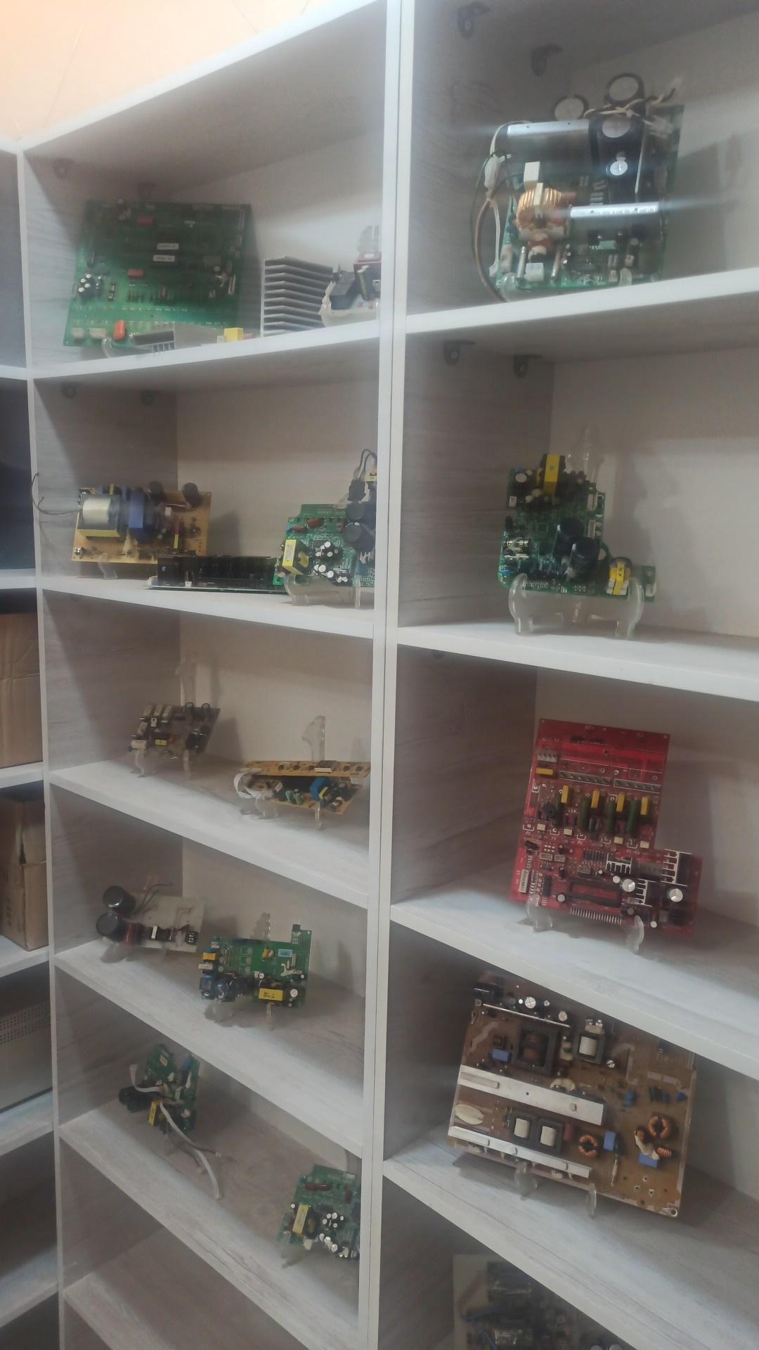 عکس تعمیرات لوازم الکترونیک رمضانی