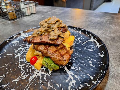 عکس کافه رستوران آفریقا