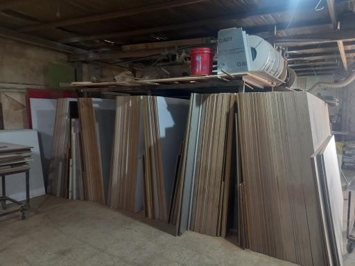 عکس کارگاه چوب ۱۱۰