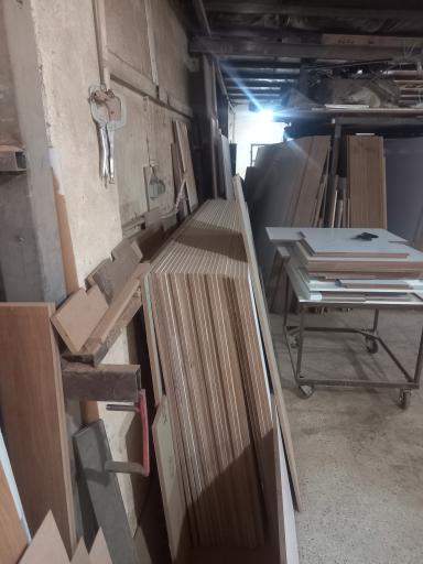 عکس کارگاه چوب ۱۱۰