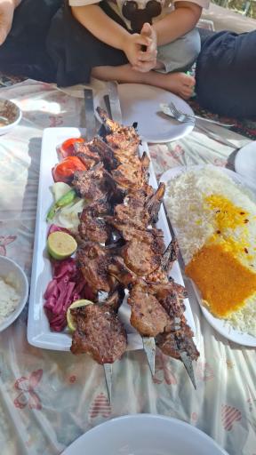 عکس رستوران ناهار خوران گلستان