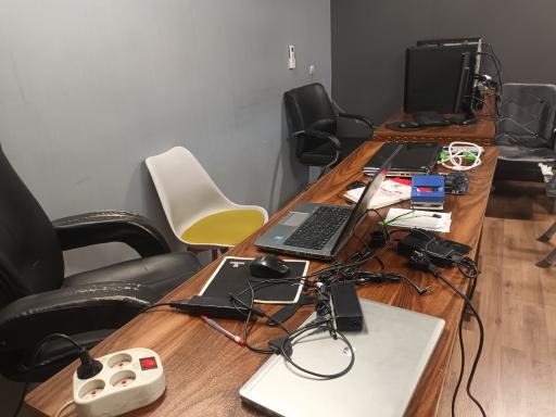عکس تعمیرات لپ تاپ و موبایل بهار رایانه گیشا.