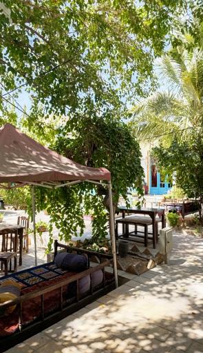 عکس سرای سنتی هاتف