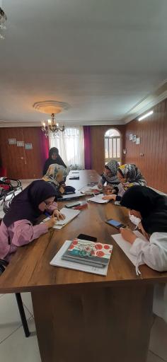 عکس تندخوانی کتاب دانه مشهد (محسن عابدیان)