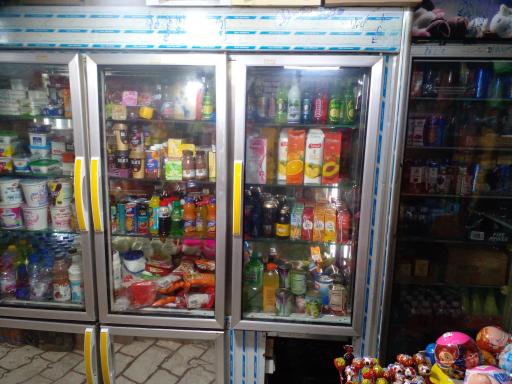 عکس سوپر مارکت چهار راه