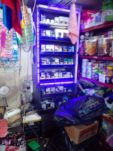 عکس سوپر مارکت چهار راه