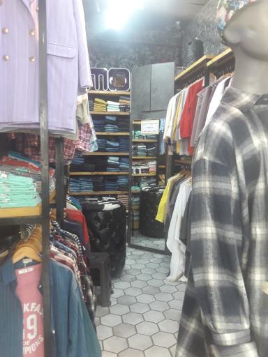 عکس فروشگاه لباس ممو