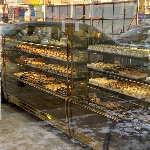 عکس قنادی کریمی