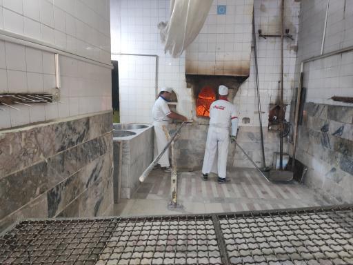 عکس نانوایی سنگک