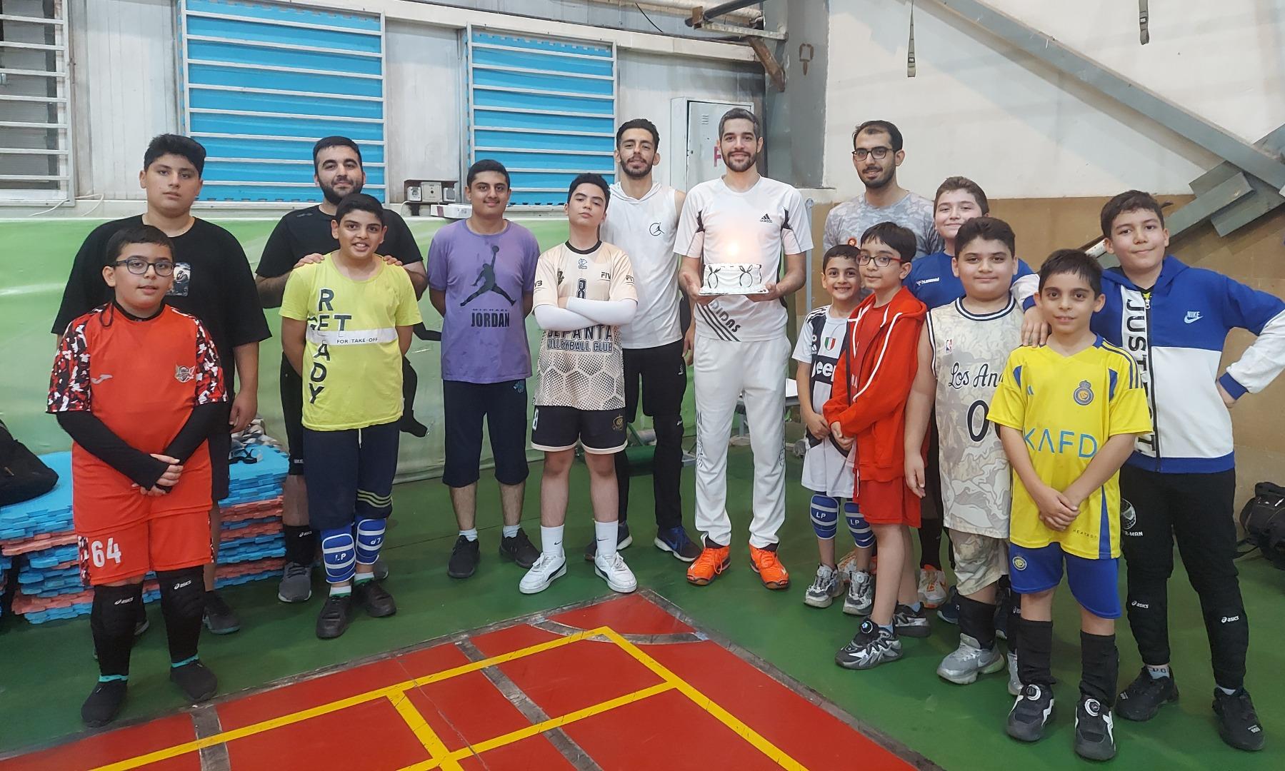 عکس آکادمی والیبال آرش