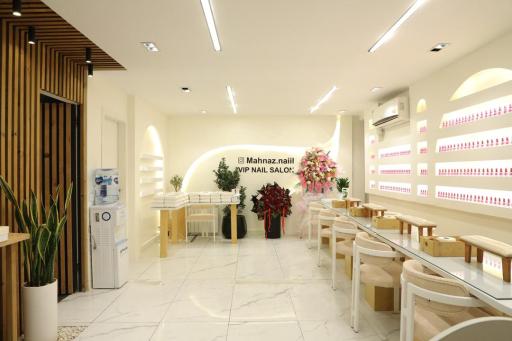 عکس سالن ناخن مهناز