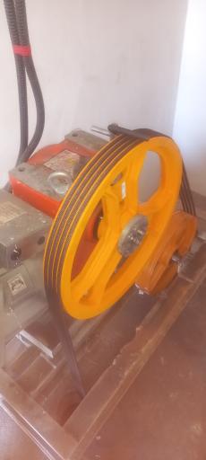 عکس تعمیر موتور آسانسور