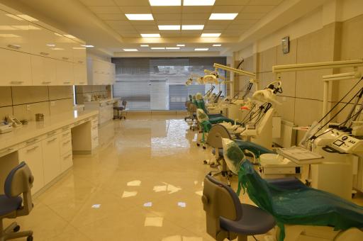 عکس کلنیک دندانپزشکی آریا