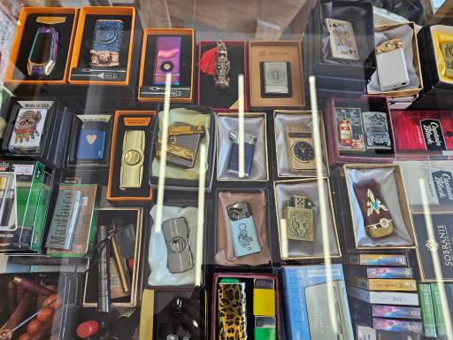 عکس فروشگاه دخانیات دودلند