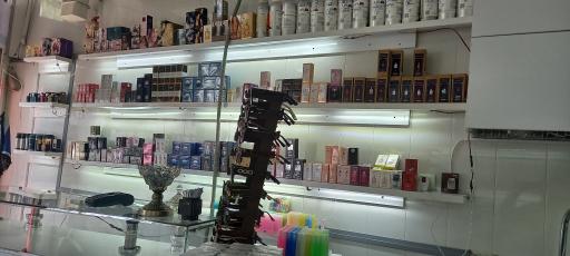 عکس عطریات آوا