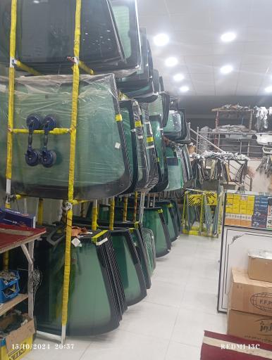 عکس شیشه اتومبیل محمدی 