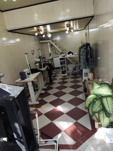 عکس خشکشویی تعمیرات تخصصی لباس دیلان