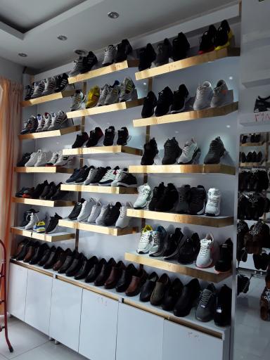 عکس فروشگاه شهر کفش