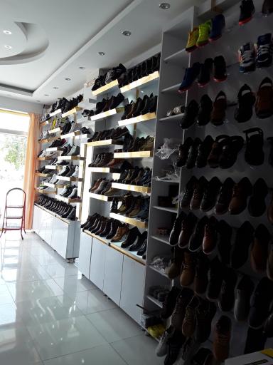 عکس فروشگاه شهر کفش