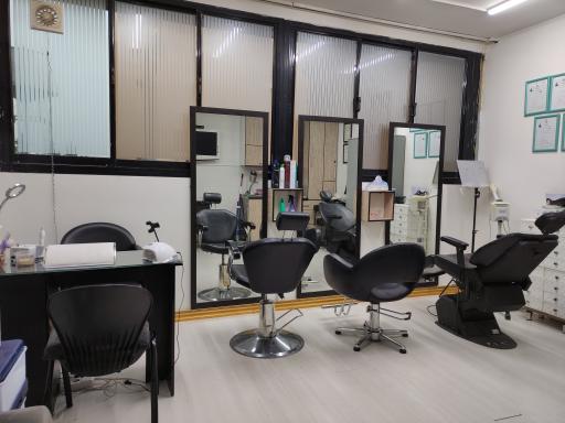 عکس سالن زیبایی آب و آینه