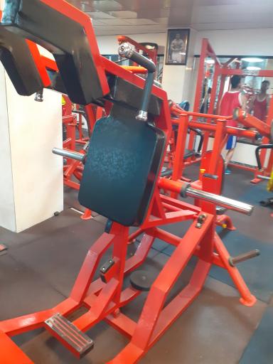 عکس باشگاه بدنسازی بیت الله عباسپور