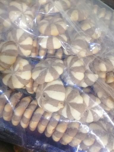 عکس سوپر مارکت حسینی