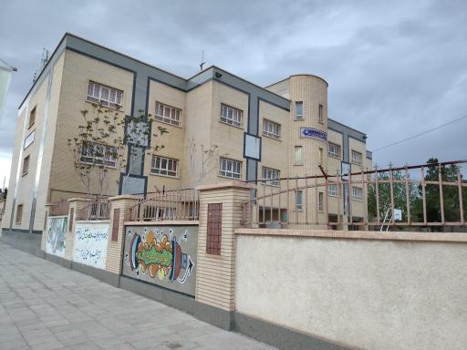 عکس مدرسه تومان مدیری