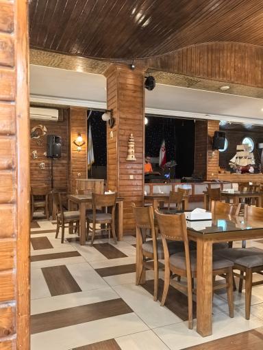 عکس رستوران کشتی