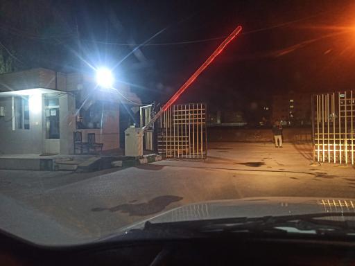 عکس درب ورودی مجتمع مسکونی برق