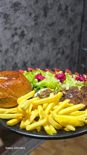 عکس کافه گیم پیشرو