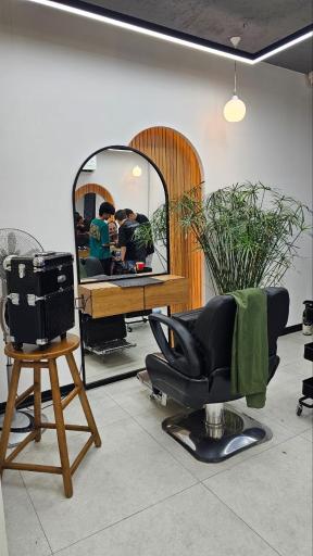 عکس آرایشگاه مردانه اسطوره