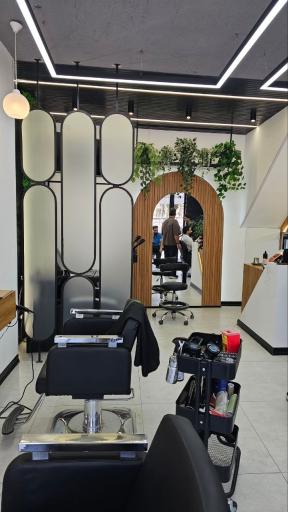 عکس آرایشگاه مردانه اسطوره