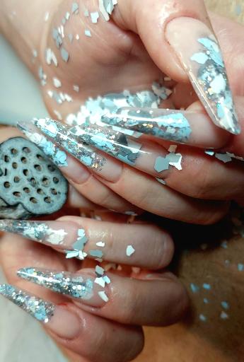 عکس خدمات ناخن راییکا