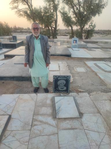 عکس آرامگاه مرحوم غلامعلی بامری نژاد