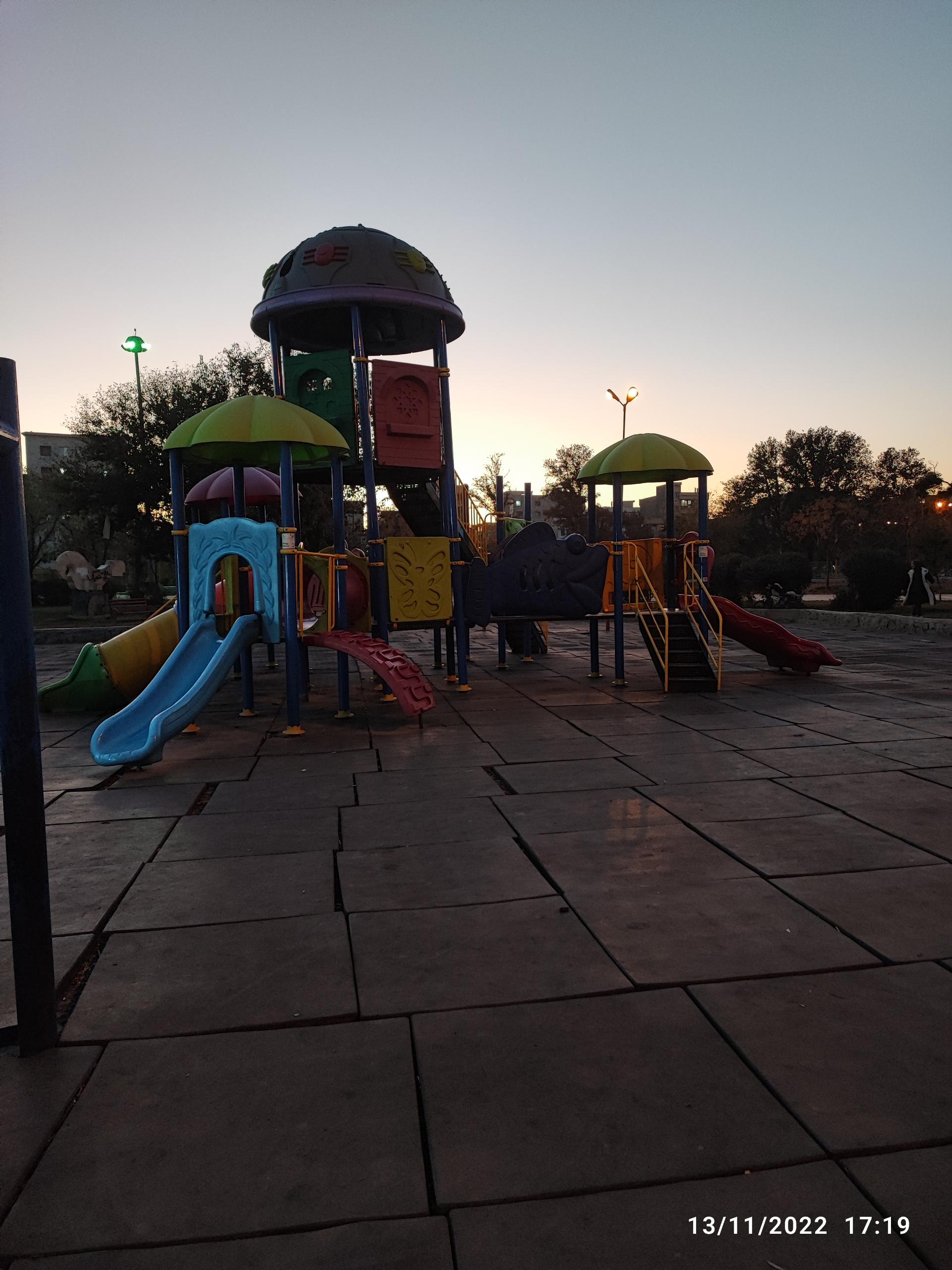 عکس زمین بازی کودکان 