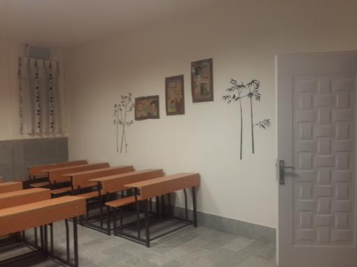 عکس دبیرستان دخترانه شهید محمودی مهماندوست دوره اول و دوم 